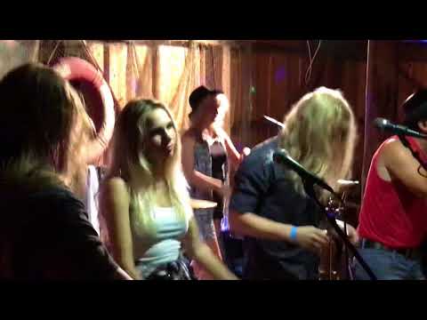 REVALS - Allpool jõge @ Matsi Paadikuur