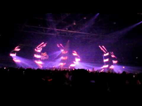 Avicii ( Tweet It vs. Walking On A Dream) @ Energy 2011 - Jaarbeurs, Utrecht (4/10)