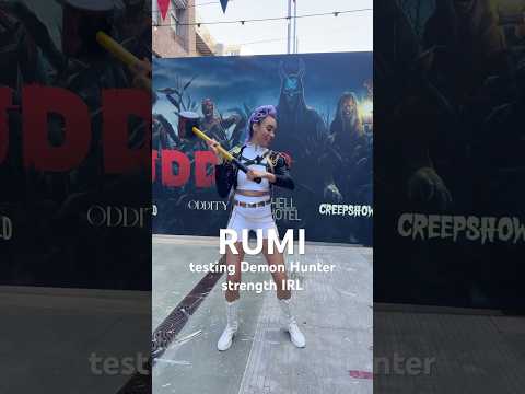 Real life RUMI from KPop Demon Hunters tests her strength 💪🏽😳 #sdcc #cosplay #kpopdemonhunters