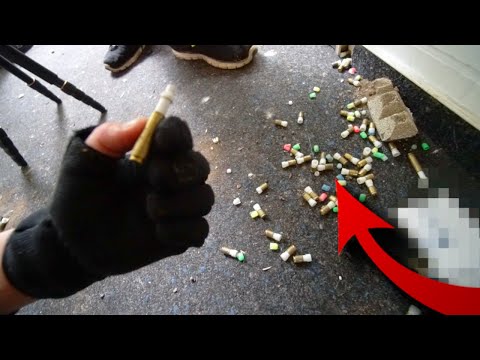 HAUFENWEISE MUNITION GEFUNDEN in der verlassenen SCHULE!