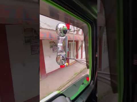 Atravesando el pueblo de Isnos Huila. 🇨🇴