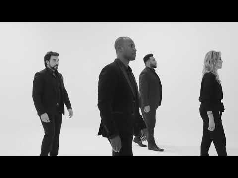 Adriana Arydes - Sara Brasil ft.  Thiaguinho, Eli Soares, Padre Fábio de Melo (Clipe Oficial)