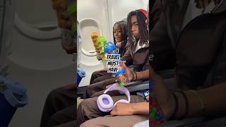 We never take a flight without these snack containers 🥰✈️