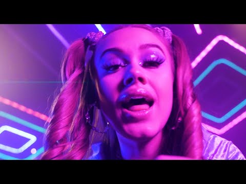 Lorena Santos - Me Enamora (Videoclip Oficial) Ft. La Cebolla