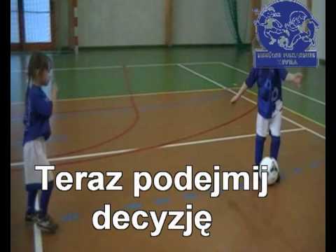 AKKA (środek - przód) KROK4 - EKS Kolektyw Radwanice - podstawy piłki nożnej