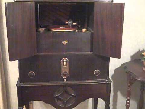 THE AMBASSADORS LOUIS KATZMAN - WORRIED - ROARING 20'S VICTROLA RADIOLA.MP4
