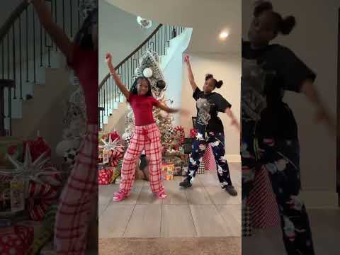 Brooklyn and Lala Getting Ready For Christmas