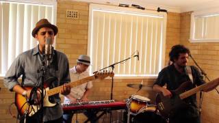 Strung Up - Josué & The SoulBenders