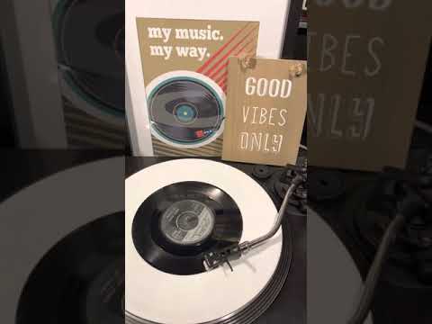 Roy Orbison- Running Scared ( Vinyl 45 ) From 1960 .