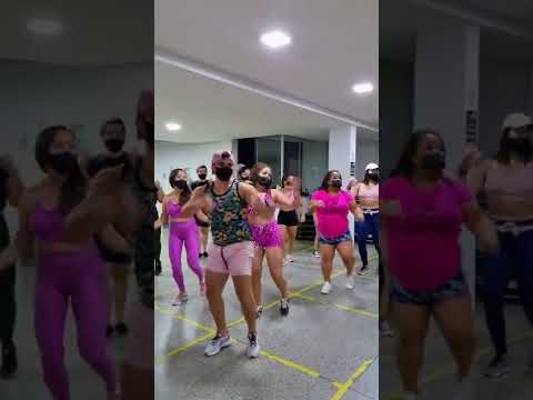 Botadinha saliente 🕺🏻💥🎶💃🏻