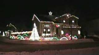 SHeDAISY Deck the Halls 2006 better quality
