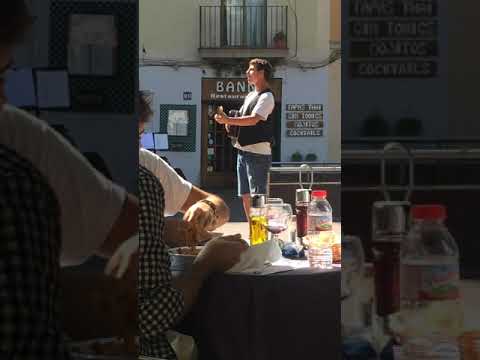 Insane opera street singer in Barcelona