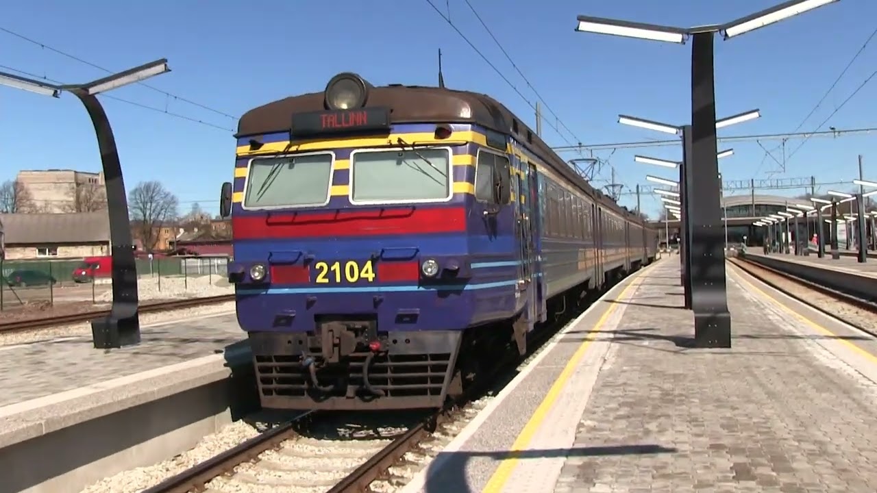 Электропоезд ЭР2-1032 на ст. Таллин-Балти / ER2-1032 EMU at Tallinn main station