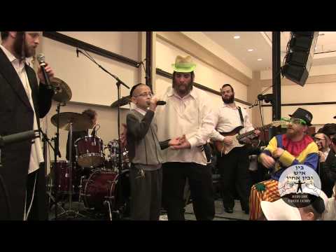 Shmuly sings at Bein Ish Ubein Uchiv 2012 (OFFICIAL VIDEO)