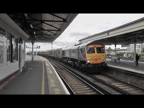 GBRf 66724 + 73208 + 73141 + 66739 + 66710 + 66723 + 73213 + 73206 pass Clapham Junction - 21/4/12