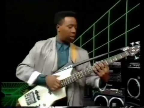 Roland G-77 Vintage Bass Guitar Instructional Rock School Video - Excerpt - Series 2, Episode 2