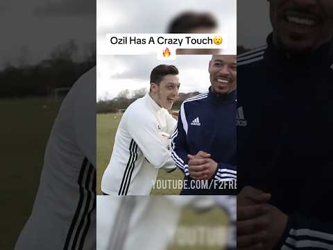 Mesut Ozil’s TOUCH IS OUT OF THIS WORLD ⚽️🔥