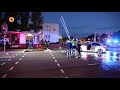 De automobilist raakte gewond nadat hij bij een politieachtervolging met zijn auto tegen een paal...