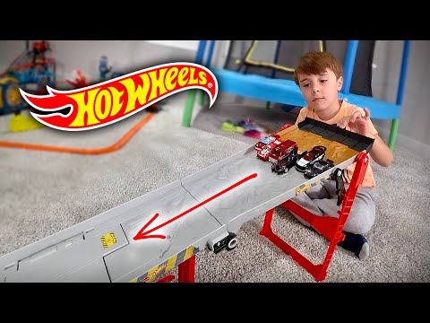Corrida de HOT WHEELS na RAMPA Reboque - Brancoala Brinquedos