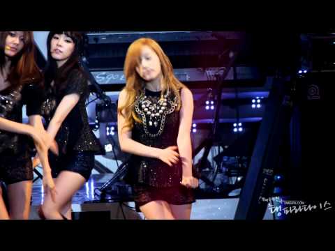 111125  Girls' Generation  fancam - The Boys Taeyeun