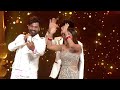Shabir Ahluwalia video calls Sriti Jha, as he attends the award function without her for first time