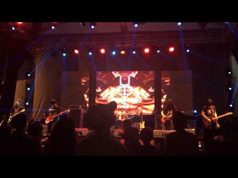 Under The Big Bright Yellow Sun - Bright Light [LIVE @ Synchronize Fest 2017 JIEXPO 07/10/2017]