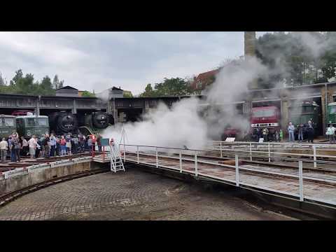 18 201 im Bw Halle/P auf der Drehscheibe