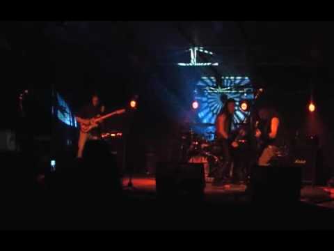 WarDanZ Walk all over you Live (cover AC/DC)