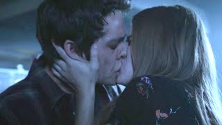 Unscripted Kiss Scenes That Were Completely Epic video