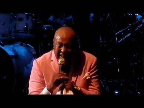 'The Legendary' Peabo Bryson - "A Song For You" Ballad For Aretha Franklin (LIVE)