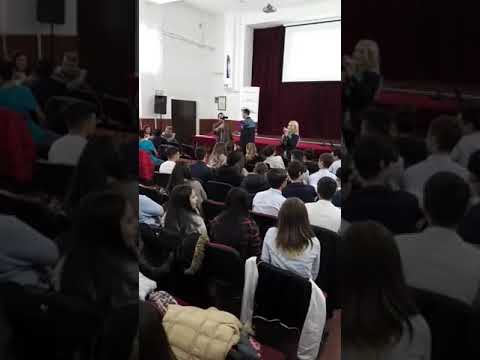 Copie a videoclipului Ora de educatie juridica la Colegiul Național Mircea cel Batran din Rm  Vălcea