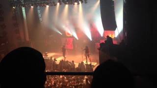 Asking Alexandria with FRONZ not the American average live
