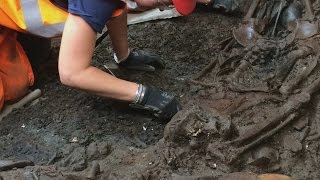 &#39;Great Plague&#39; burial pit unearthed at London Crossrail site