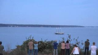 preview picture of video 'Watching the Antares Launch from Yorktown Victory Monument.'