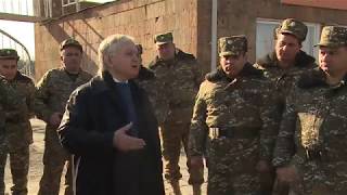 Эдвард Налбандян посетил воинскую часть Вооруженных сил Республи