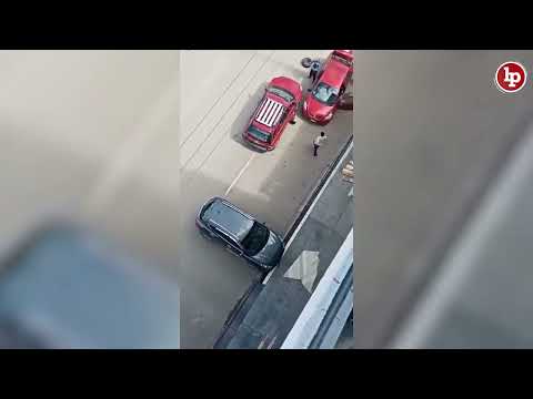 Taxista atropella a transeúntes en huelga de transportistas