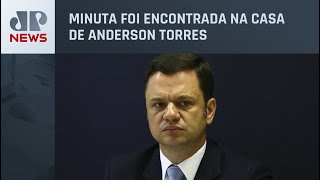 PF encontra documento sobre resultado da eleição na casa de Anderson Torres
