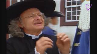 【CENA XICA DA SILVA】O Capitão Mor joga Úrsula da escada