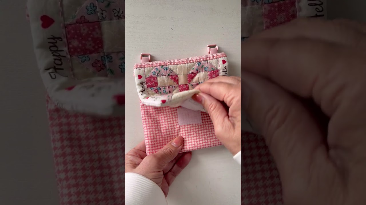 リボンの移動ポケット。春っぽくて優しい雰囲気にできました。 #かわいい #ハンドメイド #パッチワークキルト
