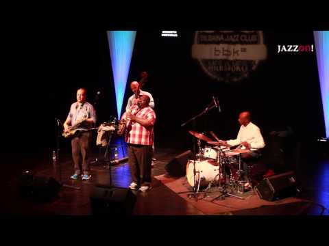 Bilbaina Jazz Club 2015 / MES A MES / ERIC REVIS 4tet