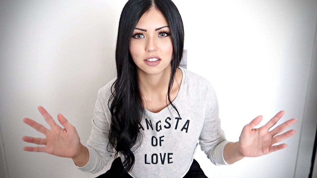 A PERGUNTA QUE NÃO QUER CALAR  ‹ Victoria Yanagui ›