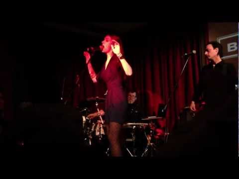 Chrysta Bell - I die - BRAVO CAFFE' Bologna - 12/12/2012