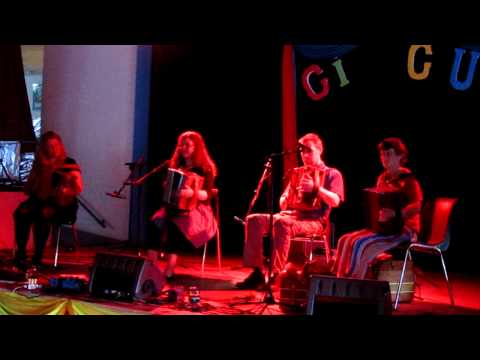 Rannveig Djønne & vriendin & Windroos checken sound