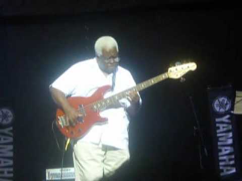 Abe Laboriel - Bass Solo - Improvisación en su Clínica en Acapulco 19 sept 2012
