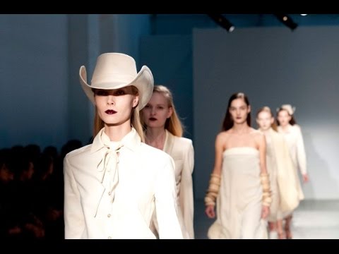 Veronique Branquinho | Fall Winter 2013/2014 Full Fashion Show | Exclusive