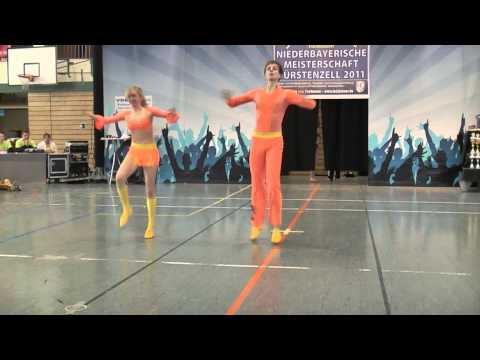 Nadine Mattis & Manuel Faßler "Funny Jumpers FC Mintraching"