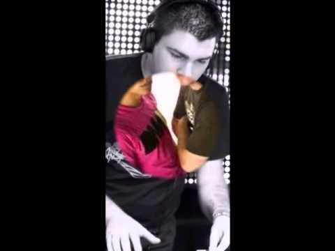 Roberto Hinojosa & Ruben Zambrano - Suave (Akn Unl Mix 2011)