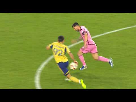 Lionel Messi Dribbling MASTERCLASS & Assist in Opening Game