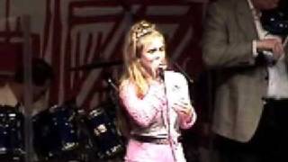 Kayla Woodson singing "I Will Always Love You"