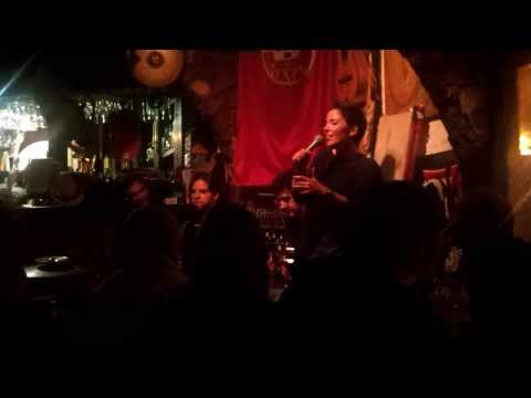 Ana Laíns, "Não Sou Nascida do Fado" ao vivo na Taverna dos Trovadores